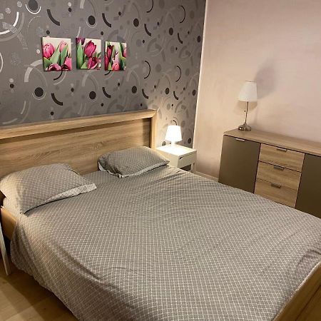 Igi Red Flat With Free Private Parking Apartman Kolozsvár Kültér fotó
